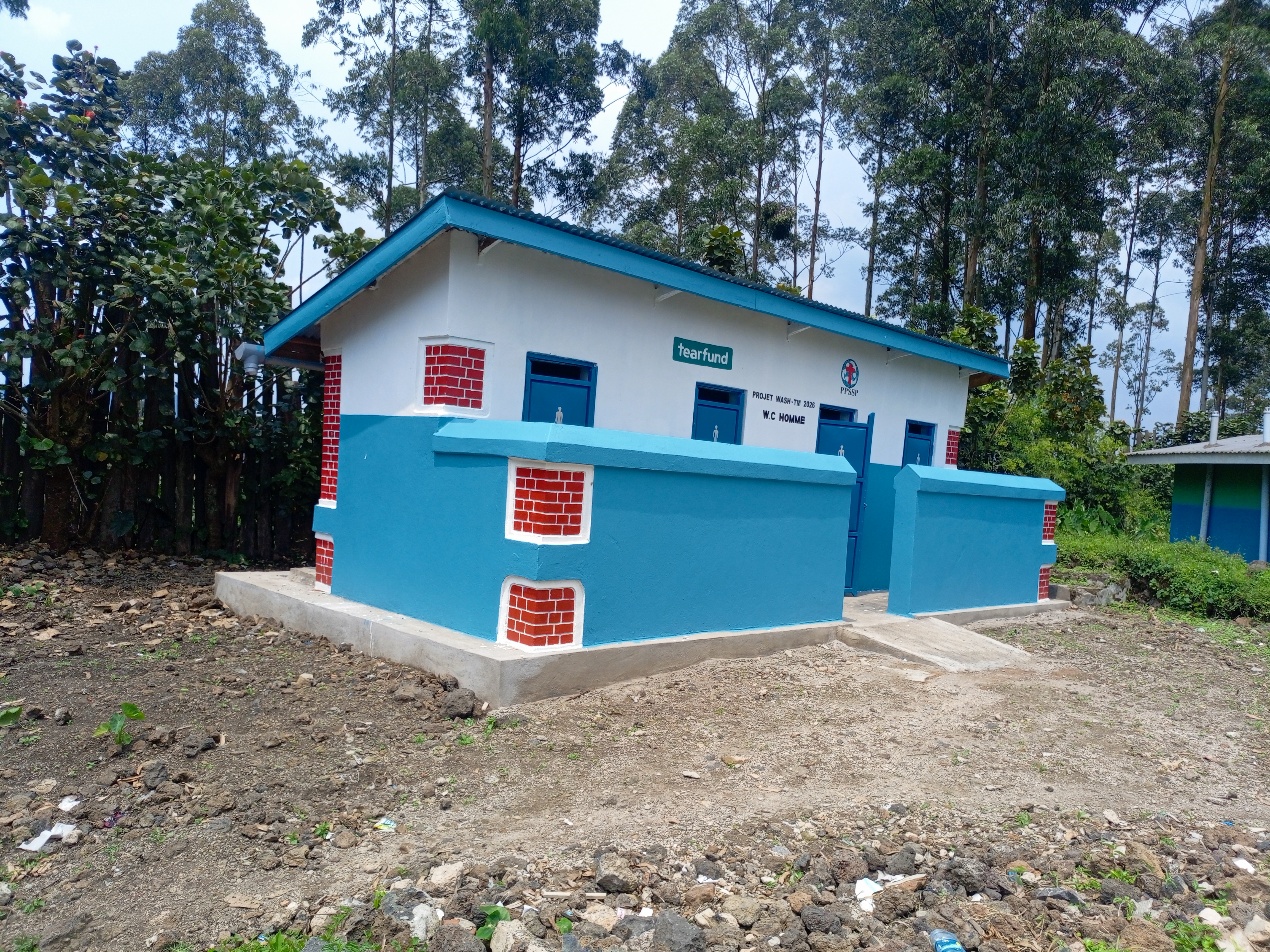 TEARFUND - Projet WASH-TM, Amélioration des infrastructures assainissement et d hygiène dans les écoles et FOSA de la Zone Santé  de Mweso